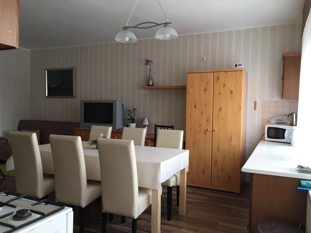 Oazis Apartmanhaz Hajdúszoboszló Rom bilde