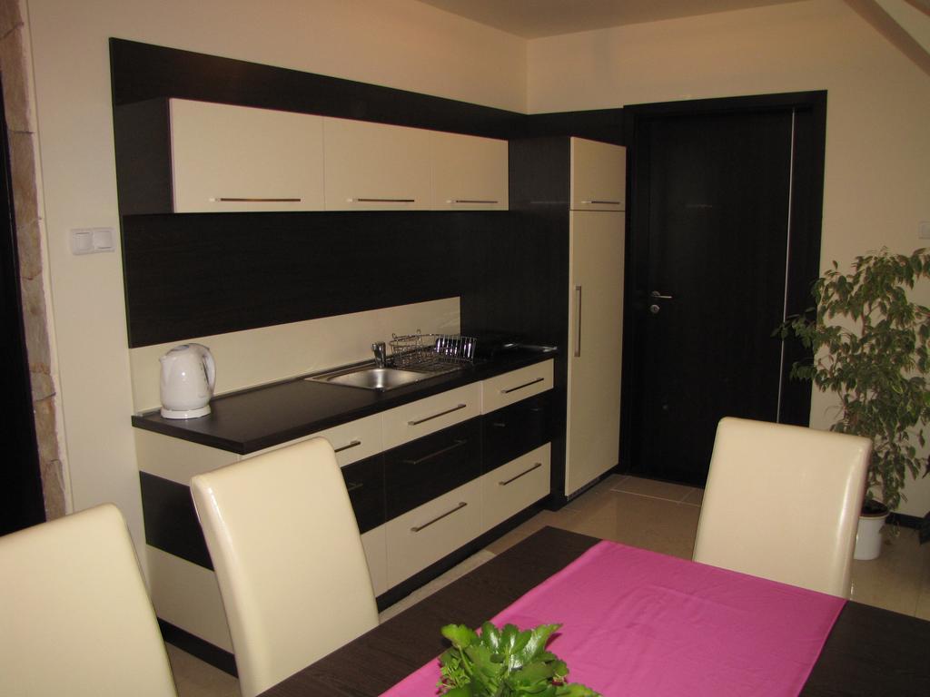 Oazis Apartmanhaz Hajdúszoboszló Rom bilde