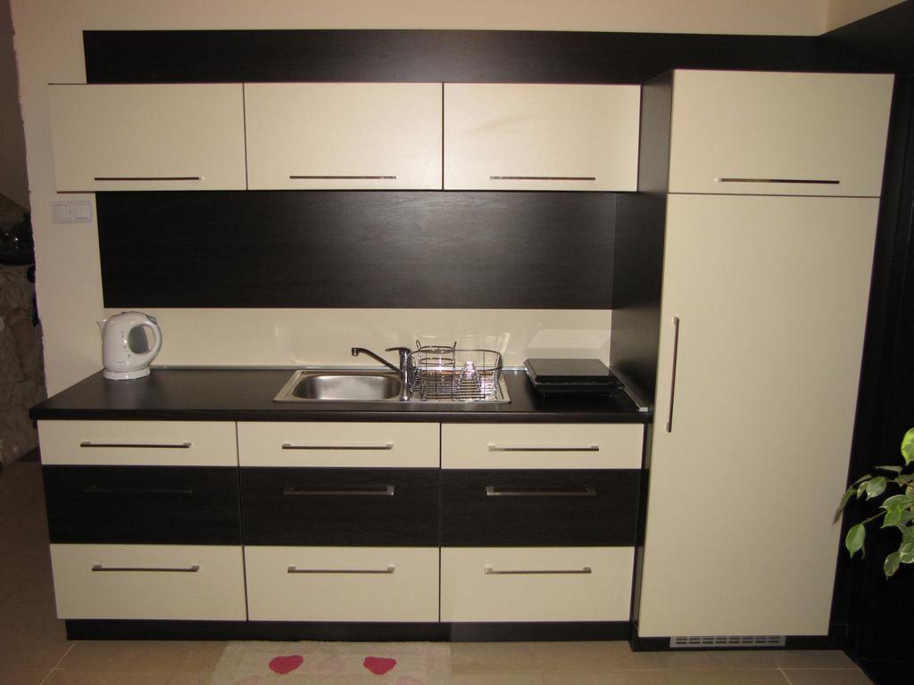 Oazis Apartmanhaz Hajdúszoboszló Rom bilde